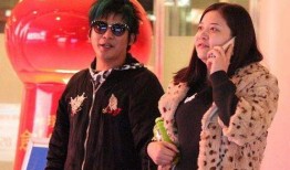 母亲爆料大张伟视频全集,揭秘明星背后的真实生活